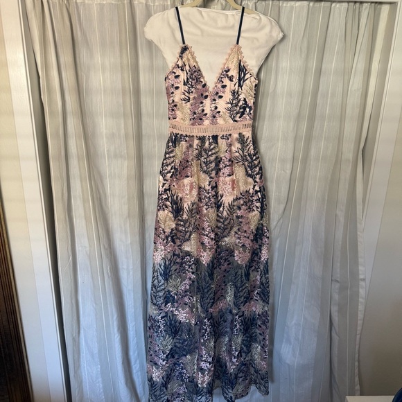 AQUA Embroidered Mesh Maxi Dress Blush Multi XS | Floral Lace Overlay Gown - Picture 4 of 12